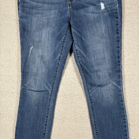 Old Navy Curvy Mid Rise Jeans Women’s Size 6 Medium Wash Distressed Whiskers - Picture 3 of 12